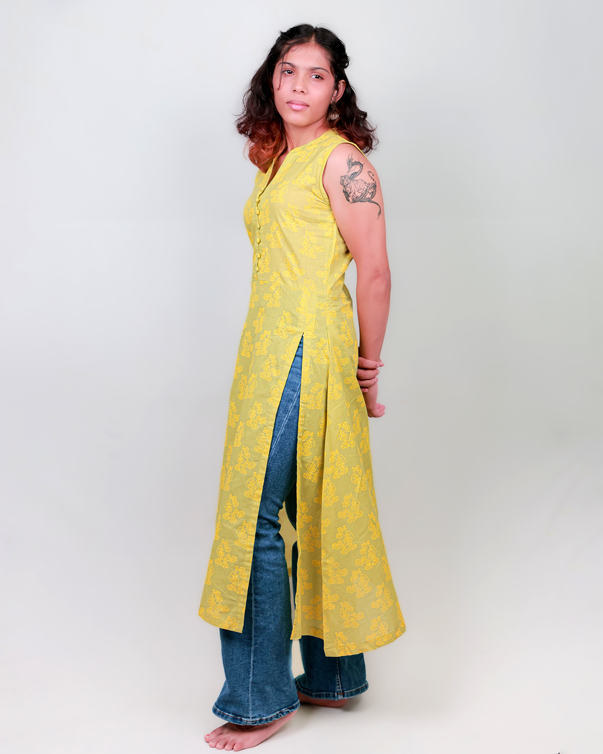 The 'Dancing Lady' Versatile Tunic (attachable sleeves) - Fitted, 100% Cotton, Lime