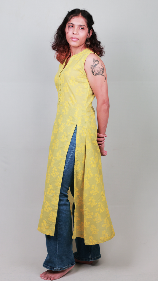 The 'Dancing Lady' Versatile Tunic (attachable sleeves) - Fitted, 100% Cotton, Lime