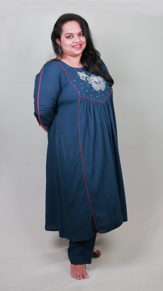 The 'Odontonia' Embroidered Suit Set – Fitted Fit, Viscose
