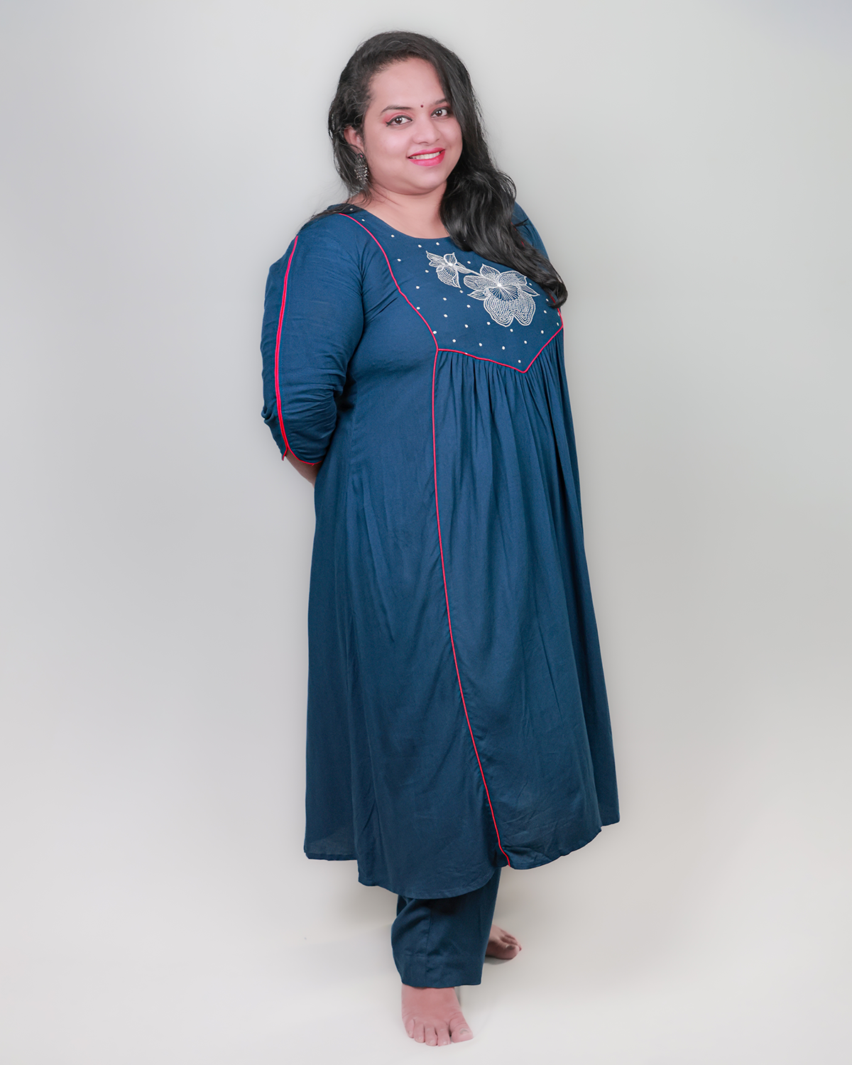 The 'Odontonia' Embroidered Suit Set – Fitted Fit, Viscose