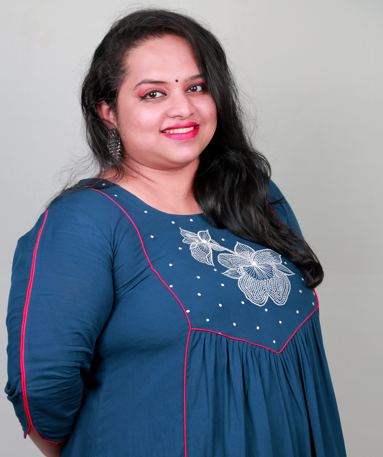 The 'Odontonia' Embroidered Suit Set – Fitted Fit, Viscose