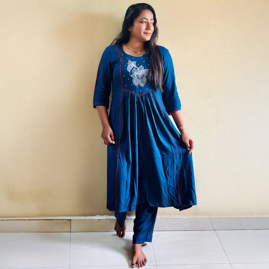 Blue Viscose Cotton Suit Set with White Orchid Embroidery – Fitted Fit